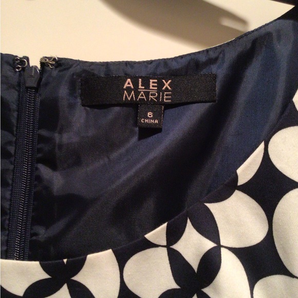 Chic Geometric Pattern Dress - Picture 3 of 3